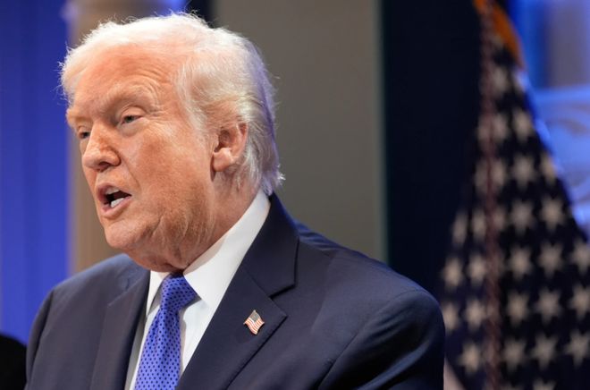 特朗普:将在常规关税基础上对全球征收10%的进口关税