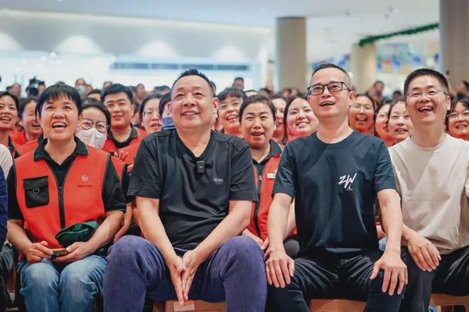 中国最慷慨的老板，退休了