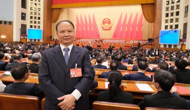 两会聚焦 | 全国人大代表刘汉元建议:将光伏制造纳入统筹管理,建设统一监测平台 两会聚焦 | 全国人大代表刘汉元建议:将光伏制造纳入统筹管理,建设统一监测平台