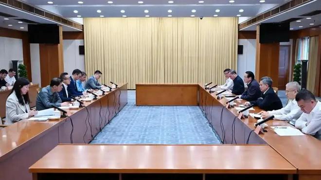 阿里千问内外交困，马云更频繁的现身