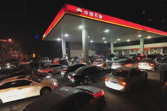 伊朗局势扑朔迷离，顶级大鳄坐等抄底！