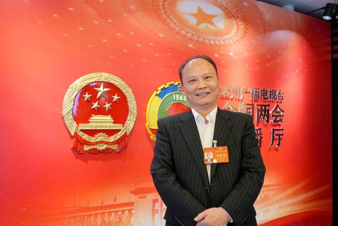 两会聚焦 | 全国人大代表刘汉元建议:将光伏制造纳入统筹管理,建设统一监测平台